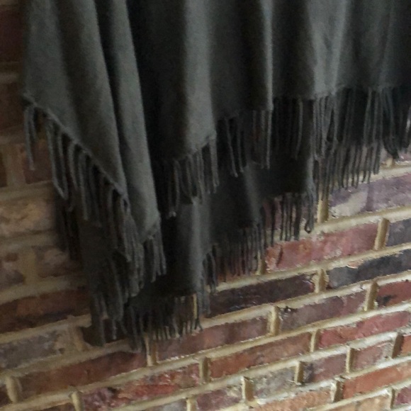 super soft poncho wrap - Picture 2 of 2